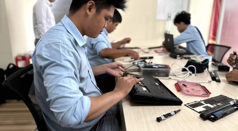 vệ sinh laptop tại Dolozi