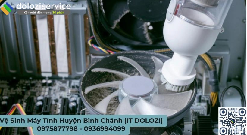Vệ sinh quạt tản nhiệt cho máy.