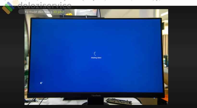 Laptop không vào được wifi hãy Khởi động lại.