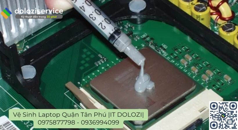 Thay keo tản nhiệt mới vệ sinh laptop quận Tân Phú