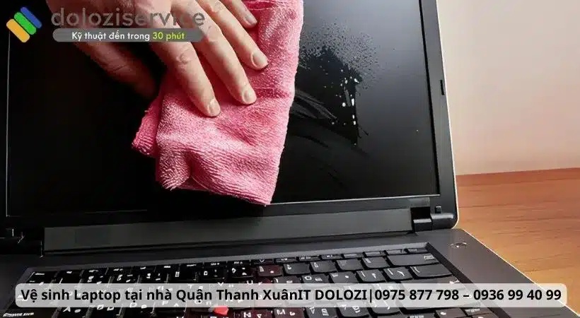 Vệ sinh vỏ laptop 