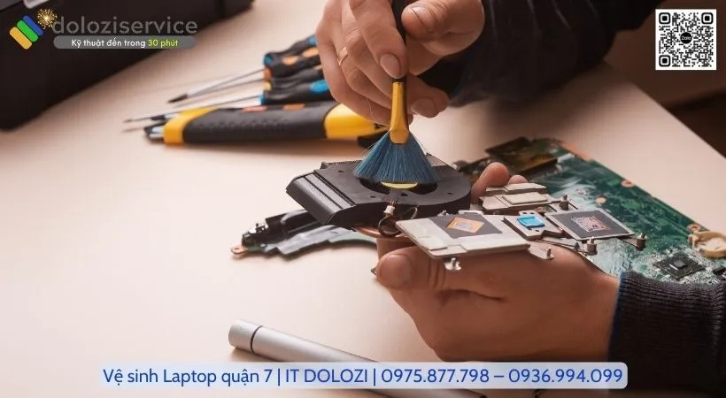 Vệ sinh laptop thường xuyên để máy hoạt động tốt hơn Vệ sinh laptop thường xuyên để máy hoạt động tốt hơn
