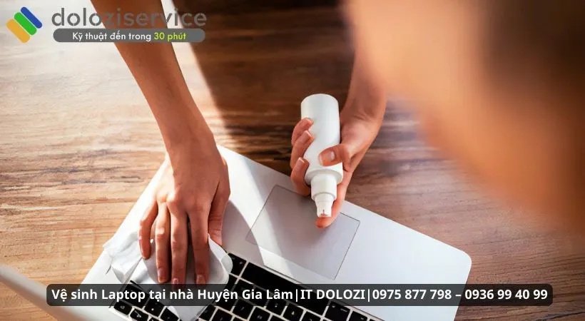 Vì sao nên chọn Dolozi làm địa chỉ tin cậy vệ sinh Laptop tại nhà?